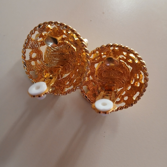 Ivanka Trump BUNDLE Paisley V Neck Top & Beautiful Faux Mabe Pearl Clip Earrings - Picture 11 of 12